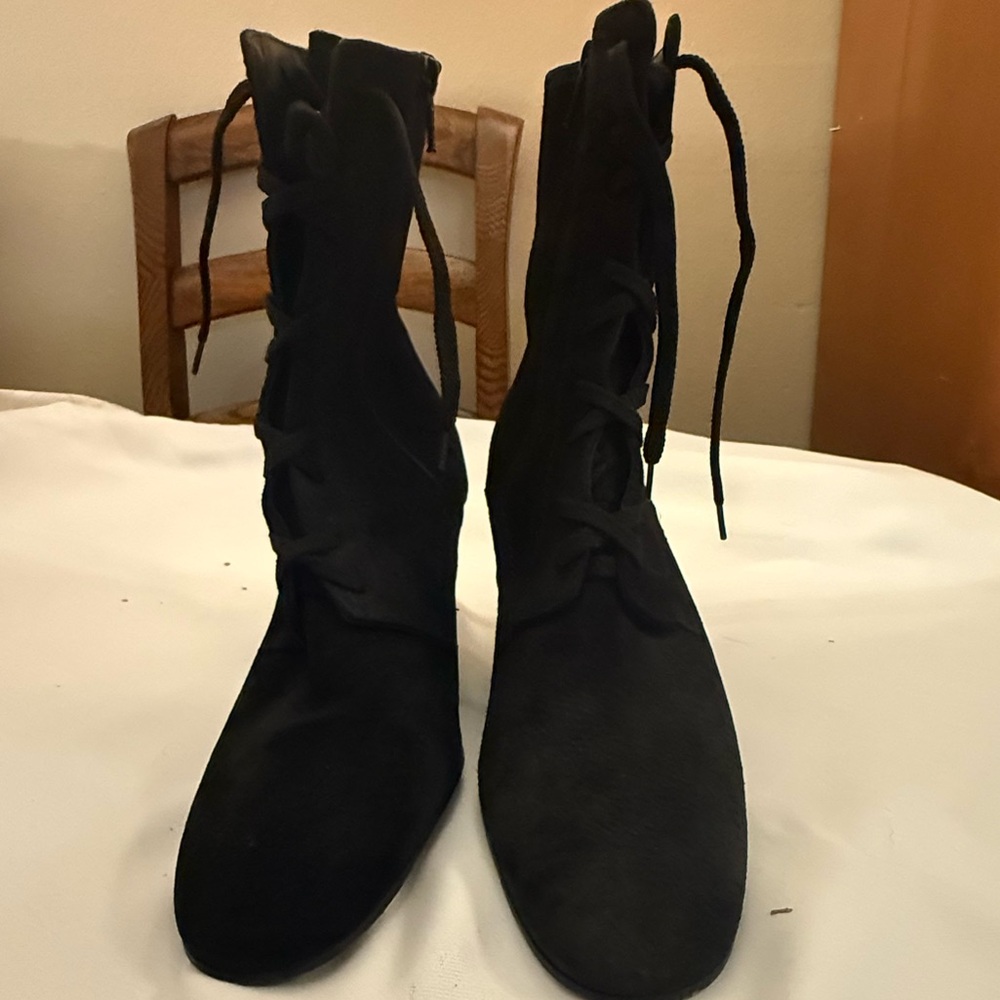 Isaac Mizrahi Elegant Black Leather women heels boots